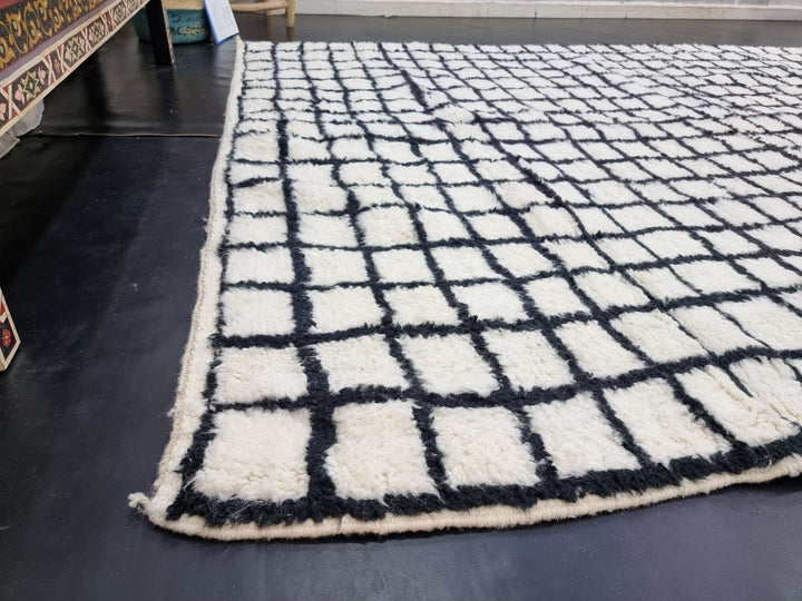 UNIQUE BENIOURAIN RUG, Moroccan Rug , Black And WhiteRug, Checkered Rug, Handmade Rug, Handwoven Rug, Area Rug, Bohemian Rug, Boho Rug