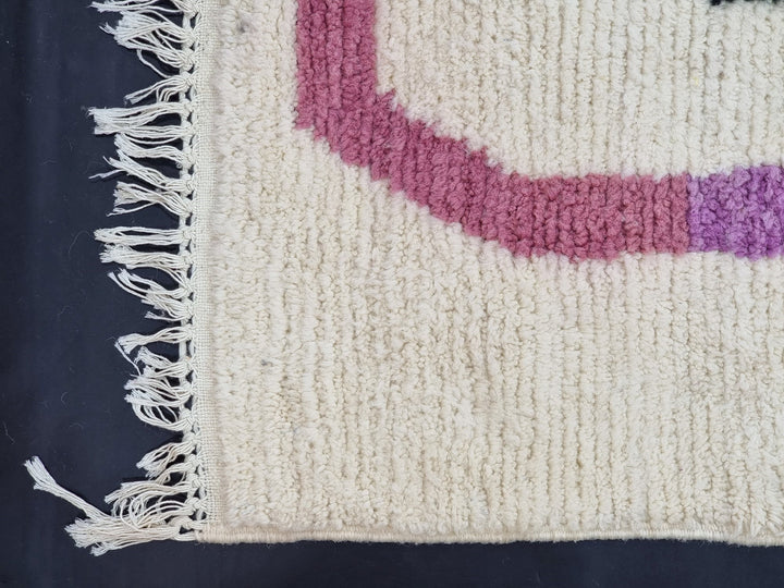 PRETTY MOROCCAN RUG, Handmade Wool Rug, White And Pink Rug, Berber Wool Rug, Abstract Wool Rug, Funky Rug, Area Rug, Handwoven rug, Boho Rug