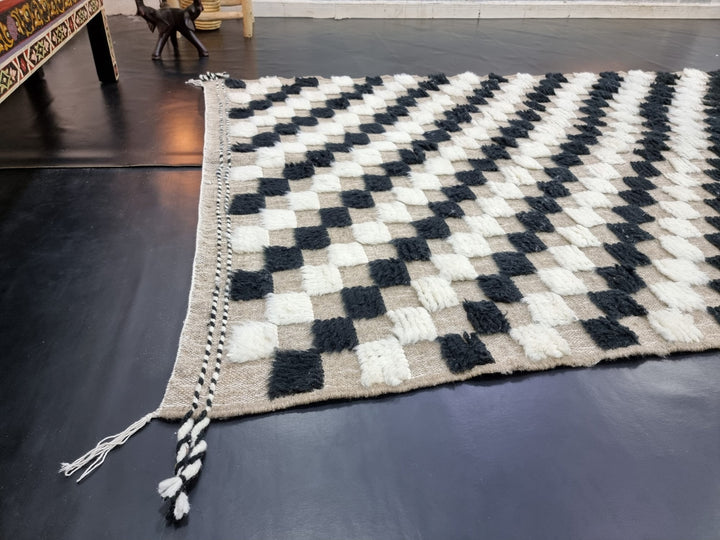 UNIQUE BENIOURAIN RUG, Handmade Rug , Moroccan Rug, Black, White  Pale Brown Rug, Checkered Rug, Handwoven Rug, Area Rug, Berber Carpet