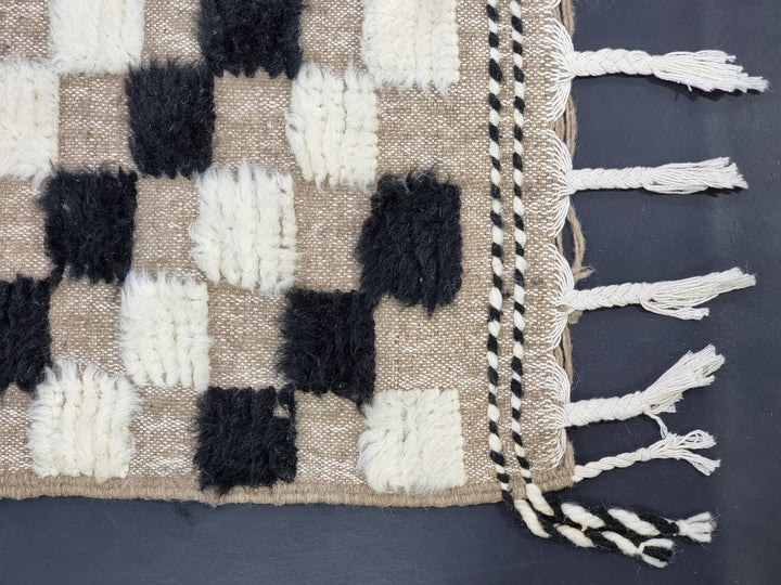 UNIQUE BENIOURAIN RUG, Handmade Wool Rug, Moroccan Rug, Black, White  Pale Brown Rug, Checkered Rug, Handwoven Rug, Area Rug, Berber Carpet