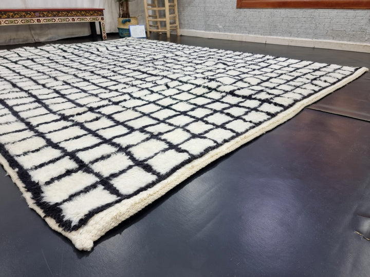 UNIQUE BENIOURAIN RUG, Moroccan Rug , Black And WhiteRug, Checkered Rug, Handmade Rug, Handwoven Rug, Area Rug, Bohemian Rug, Boho Rug