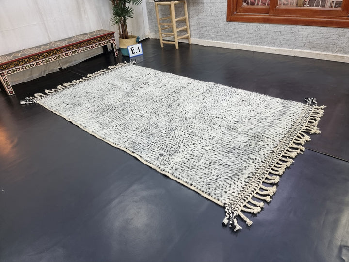 STUNNING MOROCCAN RUG, Beniourain Rug , White  Black Rug, Dotted Rug, Handmade Rug, Area Rug, Polka Dot Rug, Handwoven Rug, Berber Rug