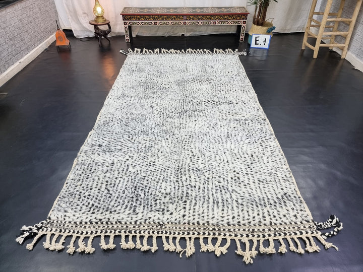 STUNNING MOROCCAN RUG, Beniourain Rug , White  Black Rug, Dotted Rug, Handmade Rug, Area Rug, Polka Dot Rug, Handwoven Rug, Berber Rug