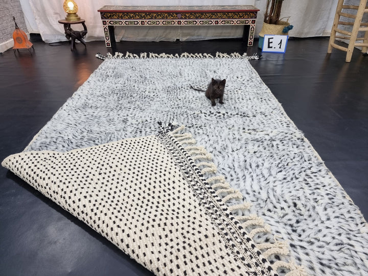 STUNNING MOROCCAN RUG, Beniourain Rug , White  Black Rug, Dotted Rug, Handmade Rug, Area Rug, Polka Dot Rug, Handwoven Rug, Berber Rug