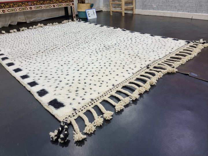 AUTHENTIC BENIOURAIN RUG, Moroccan Rug , Black  White Rug, Tribal Wool Rug, Berber Rug, Scandinavian Rug, Handwoven Rug, Polka Dot Rug