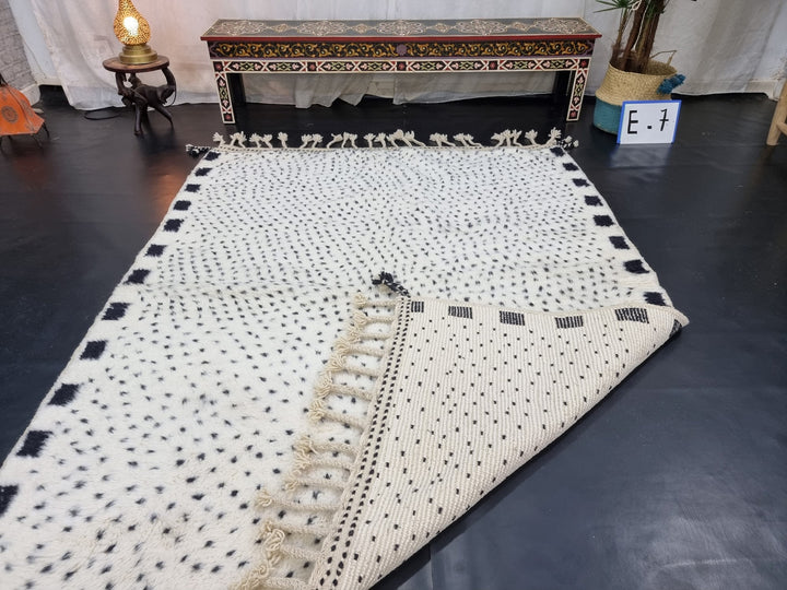 AUTHENTIC BENIOURAIN RUG, Moroccan Rug , Black  White Rug, Tribal Wool Rug, Berber Rug, Scandinavian Rug, Handwoven Rug, Polka Dot Rug