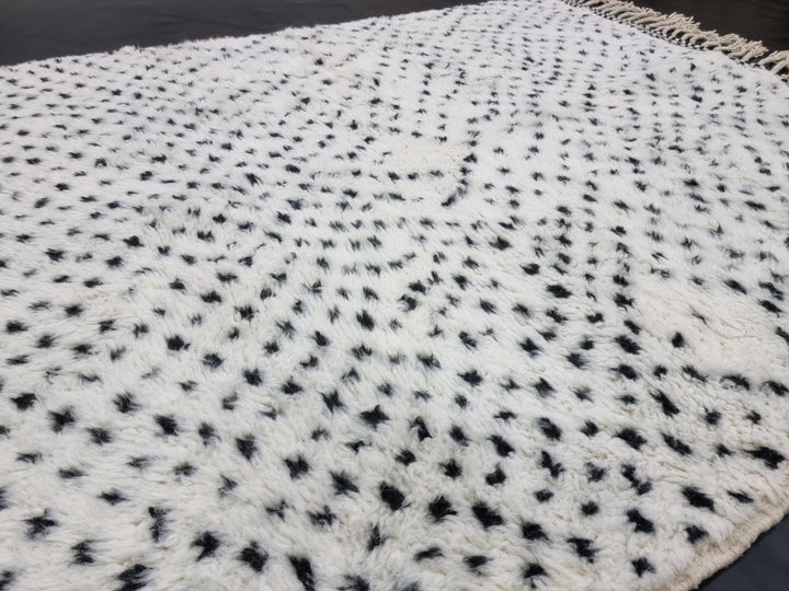 PLUSHY BENIOURAIN RUG, Moroccan Handmade Rug , White  Black Rug, Dotted Rug, Berber Rug, Wool Rug, Handwoven Rug, Area Rug, Boho Rug