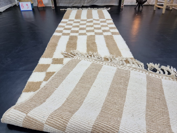 BENI OUARAIN RUG, Gorgeous Moroccan Rug , Wool Rug, Checkered Rug, Authentic Wool Carpet,Dark Beige Rug, Handmade Checks Rug, Area Rug