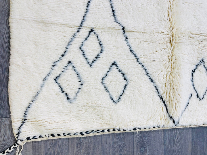 MOROCCAN HANDMADE RUG, Abstract Berber Symbol Rug, Handmade Wool Rug White and Black rug, Authentic Plain Rug, Bohemian Wool Rug  