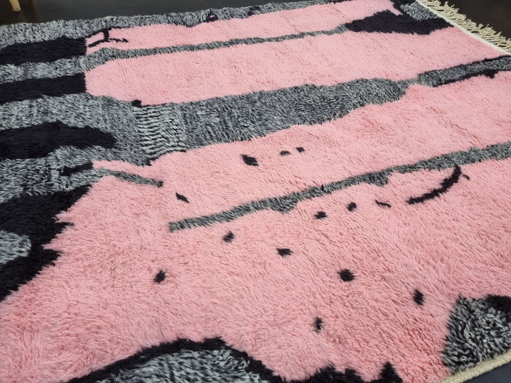 RAVISHING MOROCCAN RUG, Handmade Rug , Pink and Black Rug, Beniourain Rug, Abstract Wool Rug, Funky Rug, Area Rug, Handwoven Berber rug