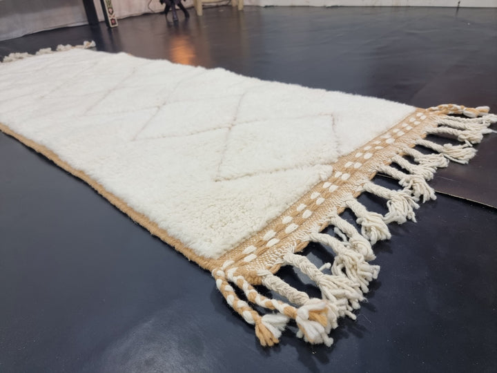 AMAZING BENIOURAIN RUG, Moroccan Rug , Sheep Wool Rug, Geometric Rug, White And Beige Rug, Handmade Rug, Berber Rug, Handwoven Wool Rug