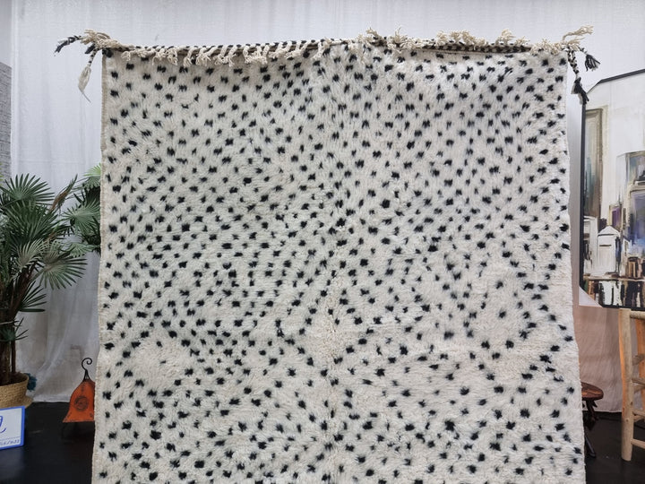 PLUSHY BENIOURAIN RUG, Moroccan Handmade Rug , White  Black Rug, Dotted Rug, Berber Rug, Wool Rug, Handwoven Rug, Area Rug, Boho Rug