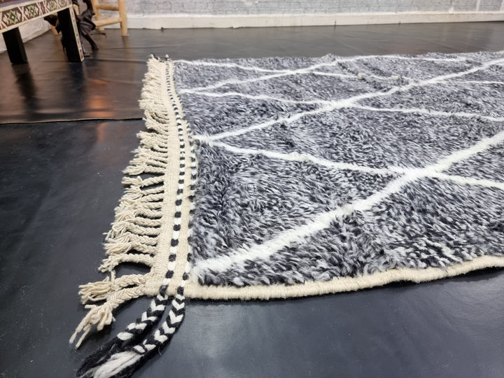 BEAUTIFUL BENIOURAIN RUG, Moroccan Rug , Sheep Wool Rug, Geometric Rug, Black  White Rug, Handmade Rug, Berber Rug, Handwoven Wool Rug