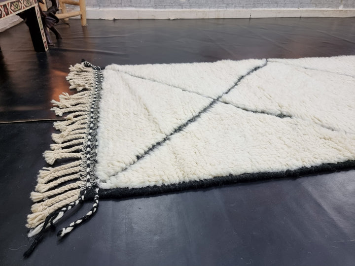 AMAZING BENIOURAIN RUG, Handmade Wool Rug, Moroccan Rug  And Black Rug, Geometric Wool Rug, Handwoven Rug, Berber Rug, Area Rug.