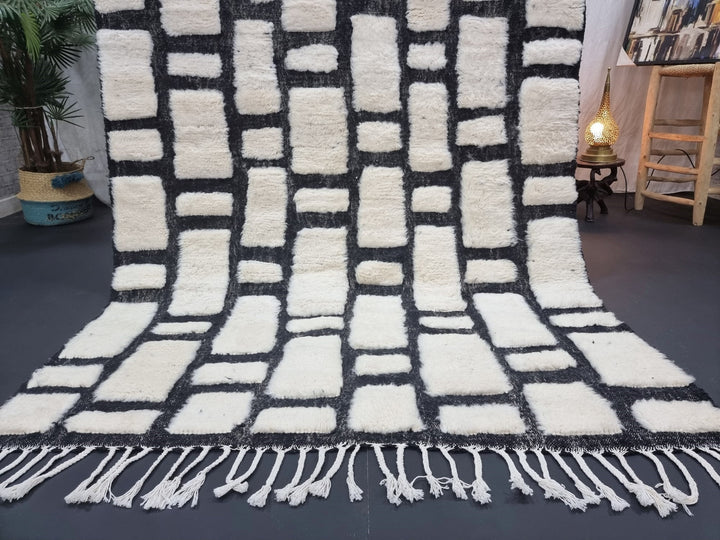 STUNNING BENIOURAIN RUG, Moroccan Handmade Rug , Black And White Rug, Wool Rug, Tufted Rug, Checkered Rug, Berber Rug, Handwoven Wool Rug