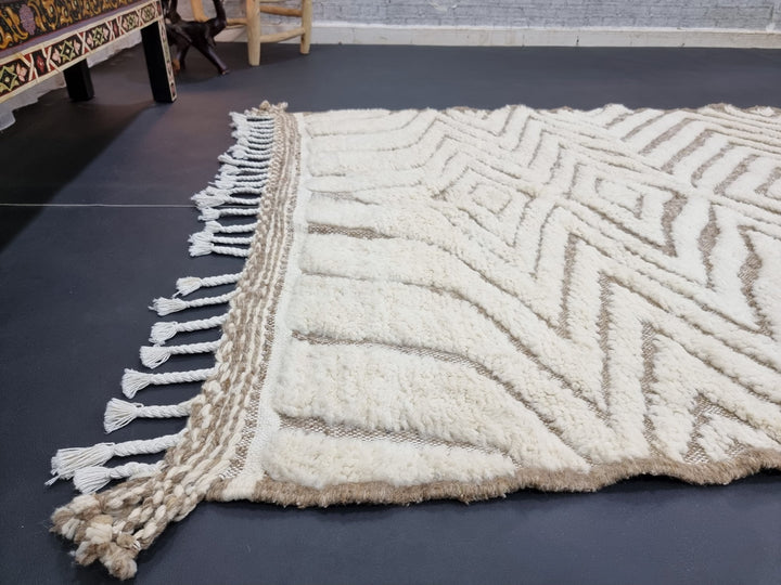 CUTE BENIOURAIN RUG, Sheep Wool Rug, Moroccan Rug , White  Beige Rug, Geometric Rug Wool Rug, Handwoven Rug, Azilal Rug, Berber Area Rug