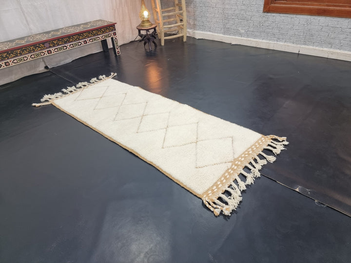 AMAZING BENIOURAIN RUG, Moroccan Rug , Sheep Wool Rug, Geometric Rug, White And Beige Rug, Handmade Rug, Berber Rug, Handwoven Wool Rug