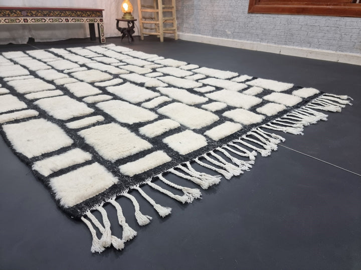 STUNNING BENIOURAIN RUG, Moroccan Handmade Rug , Black And White Rug, Wool Rug, Tufted Rug, Checkered Rug, Berber Rug, Handwoven Wool Rug