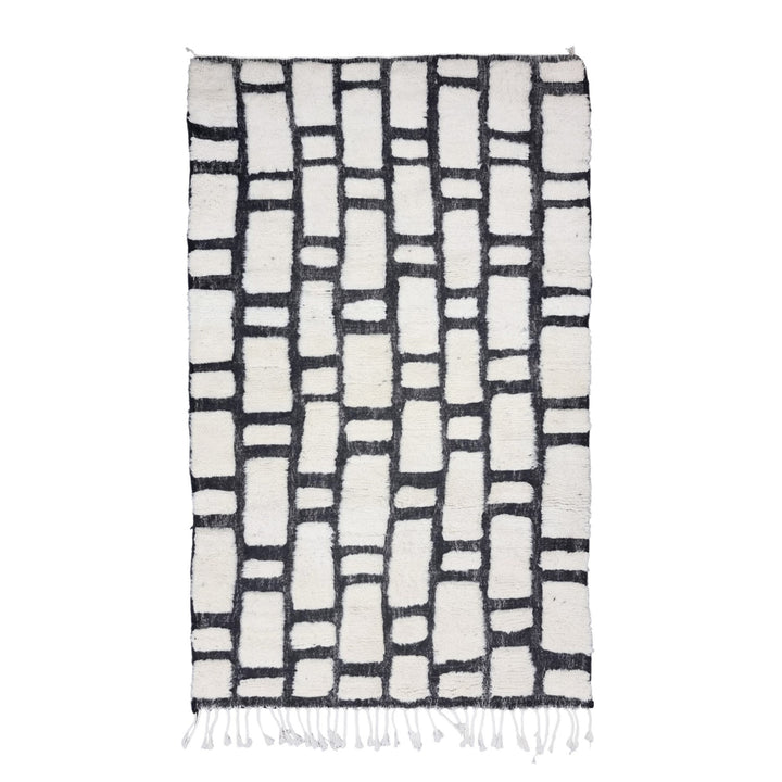 STUNNING BENIOURAIN RUG, Moroccan Handmade Rug , Black And White Rug, Wool Rug, Tufted Rug, Checkered Rug, Berber Rug, Handwoven Wool Rug