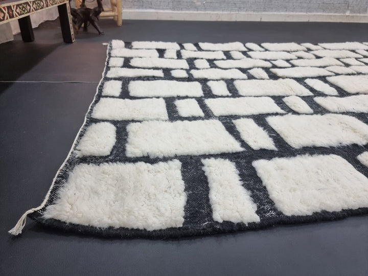 STUNNING BENIOURAIN RUG, Moroccan Handmade Rug , Black And White Rug, Wool Rug, Tufted Rug, Checkered Rug, Berber Rug, Handwoven Wool Rug