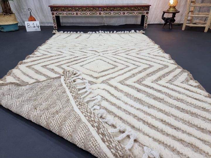 CUTE BENIOURAIN RUG, Sheep Wool Rug, Moroccan Rug , White  Beige Rug, Geometric Rug Wool Rug, Handwoven Rug, Azilal Rug, Berber Area Rug