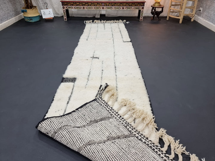 STUNNING BENIOURAIN RUG, Moroccan Handmade Rug , White And Black Rug, Wool Rug, Tufted Rug, Striped Rug, Berber Rug, Handwoven Wool Rug