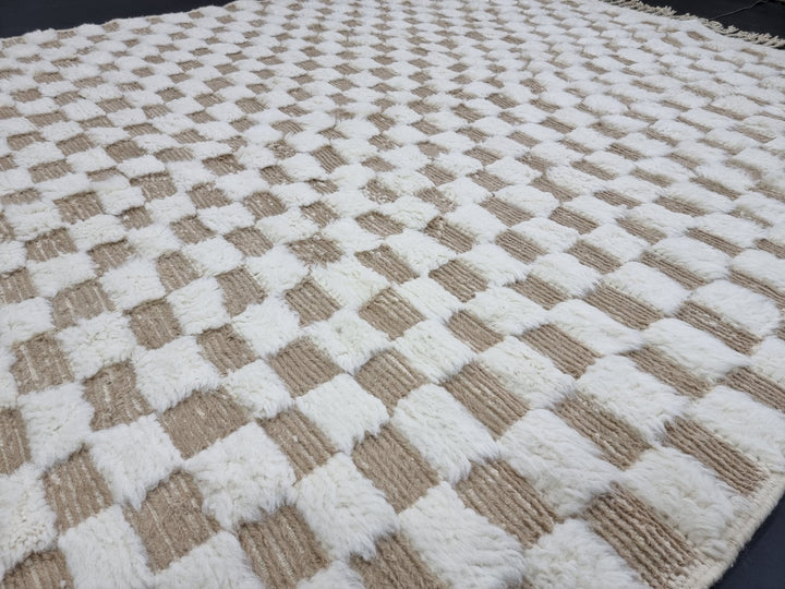 BENI OURAIN RUG, Moroccan Handmade , Berber Rug, Wool Rug, Tan and White Checkered Rug, Handwoven Rug, Small Checkes Rug, Tufted Rug