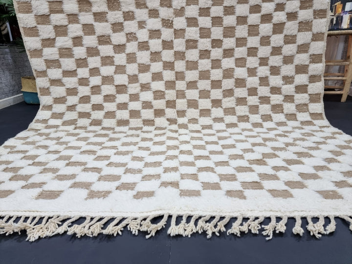 BENI OURAIN RUG, Moroccan Handmade , Berber Rug, Wool Rug, Tan and White Checkered Rug, Handwoven Rug, Small Checkes Rug, Tufted Rug