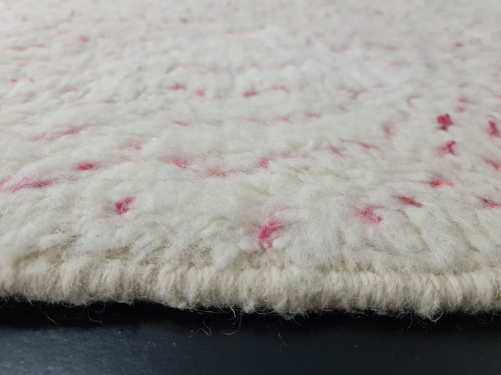 MOROCCAN HANDMADE RUG Handmade Wool Rug White and Pink Rug Berber Moroccan Rug Dotted Custom Rug Sheep Wool Rug Azilal Tribal Carpet.