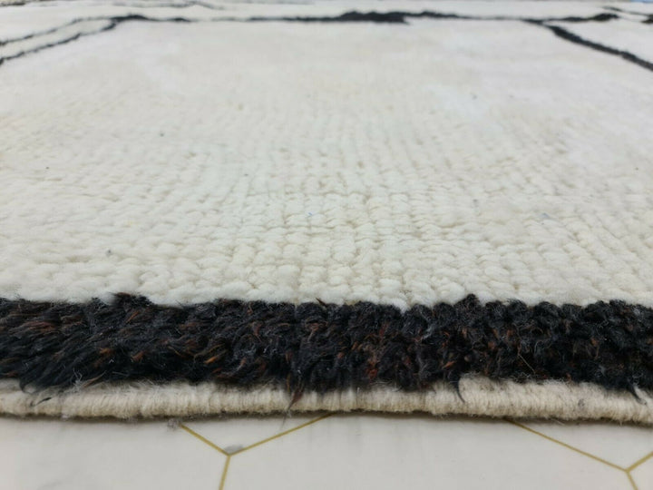 PRETTY BENIOURAIN CARPET, Moroccan Handmade Rug, White And Black Rug, Abstract Rug, Handmade Wool Carpet, Azilal Berber Rug, Handwoven Rug