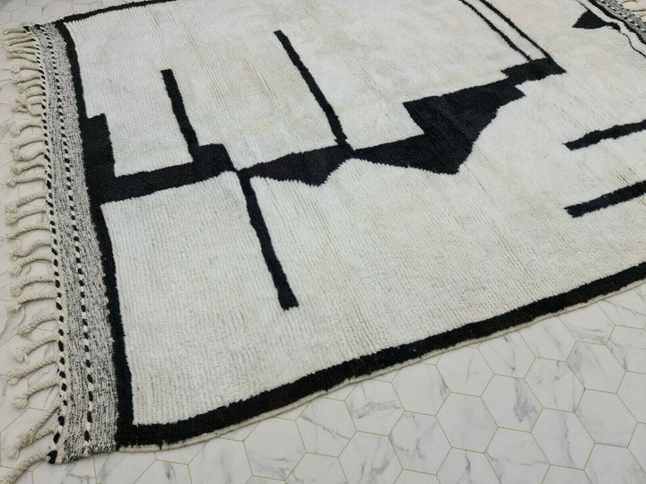 PRETTY BENIOURAIN CARPET, Moroccan Handmade Rug, White And Black Rug, Abstract Rug, Handmade Wool Carpet, Azilal Berber Rug, Handwoven Rug