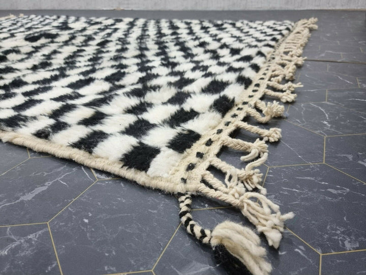 STUNNING BENIOURAIN RUG, Handmade Wool Rug, Moroccan Rug, Checkered Black And White Rug, Sheep Wool Rug, Handwoven Rug,Azilal Rug,Berber Rug