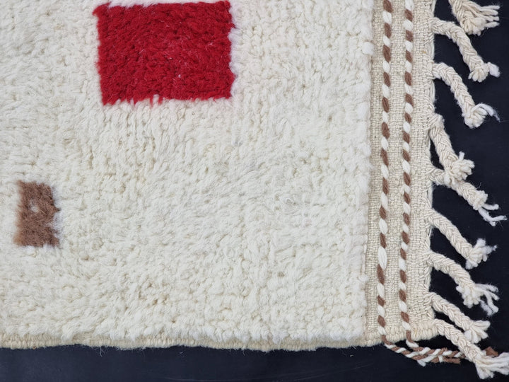 STUNNING MOROCCAN RUG, Beniourain Wool Rug , White And Red Rug, Abstract Rug, Handmade Rug, Azilal Rug, Handwoven Rug, Berber Rug, Plain Rug