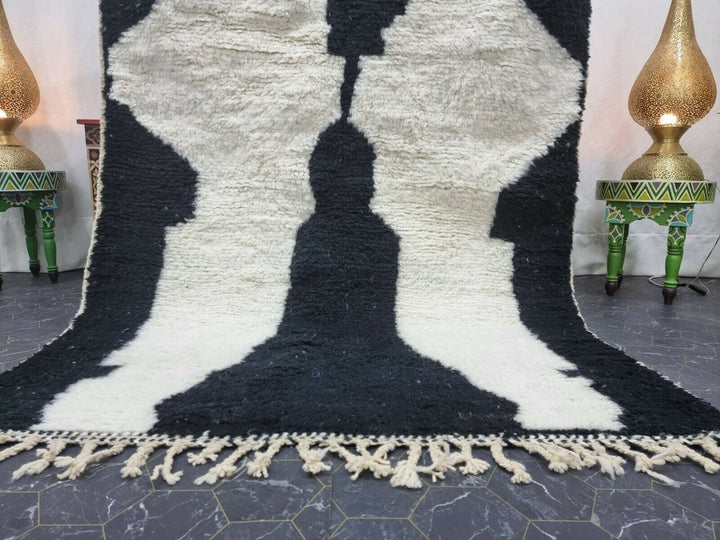 UNIQUE BENIOURAIN CARPET, Moroccan Handmade Rug, White And Black Rug, Abstract Rug, Handmade Wool Carpet, Azilal Berber Rug, Handwoven Rug