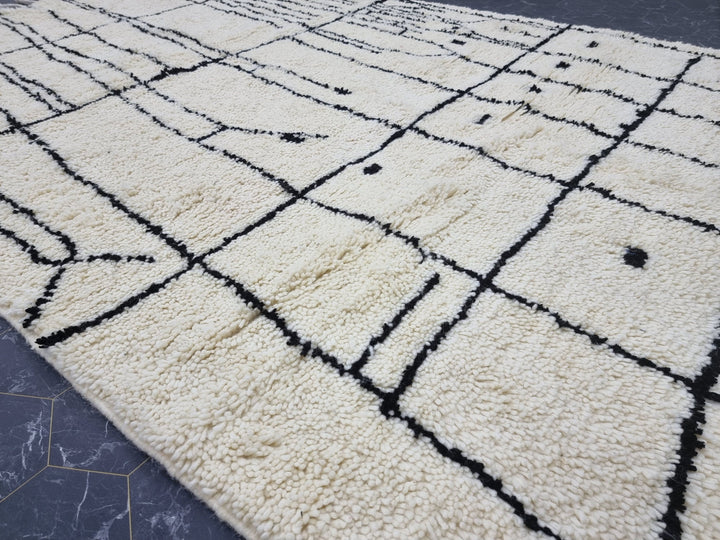 WONDERFUL BENIOURAIN CARPET, Moroccan Handmade Rug, White and Black Rug, Abstract Rug, Handmade Wool Rug, Azilal Berber Rug, Handwoven Rug